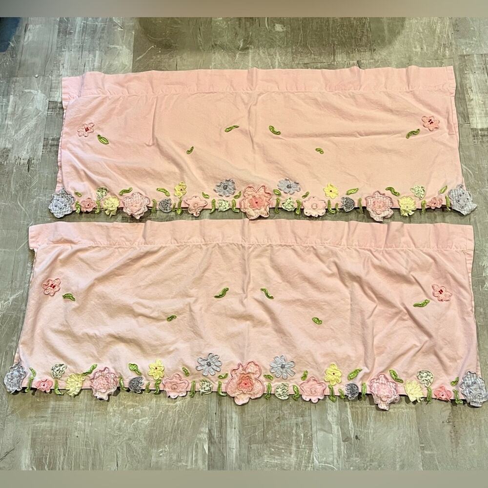 Pottery Barn Kids "Pink Appliqued Flowers" Valance